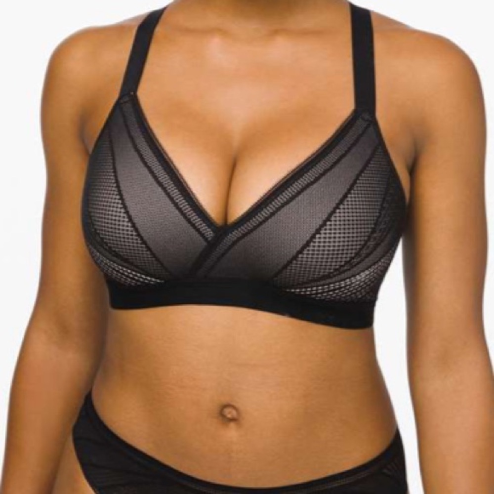 Lululemon Awake to Lace Bra Size 36C Black / Barely Beige